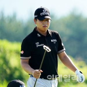 [포토] 장유빈, 버디만 6개 12점 획득하며 선두에