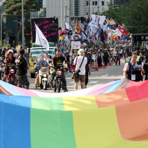 서울서 퀴어 퍼레이드 개최…인권위원장은 퀴어축제·반대집회 모두 불참