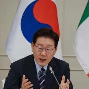 李대통령 "주가조작 그만하고 정상 언론인으로 돌아가시길"
