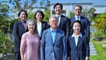 추미애, 盧 묘역 참배·文 예방…"민주세력 지켜달라"