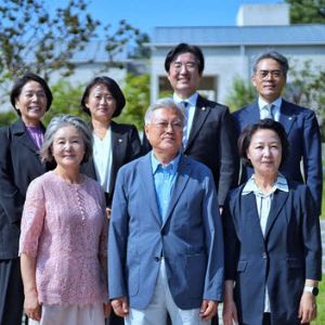 추미애, 盧 묘역 참배·文 예방…"민주세력 지켜달라"