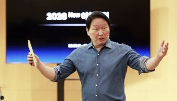 스펙 벽 허문 최태원…AI엔 없는 '3대 근육' 인재 뽑는다