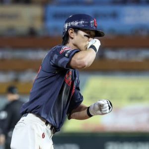 전민재 한 방에 깨어난 롯데, 7연속 루징시리즈 끊었다