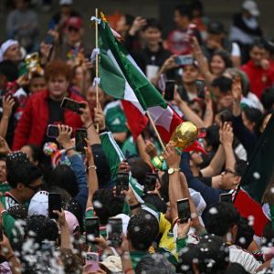멕시코, 한국전 당일 '휴교령'까지…"축제 즐겨라"