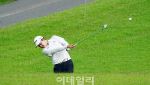 [포토] 김근태, 핀하이로 날린다
