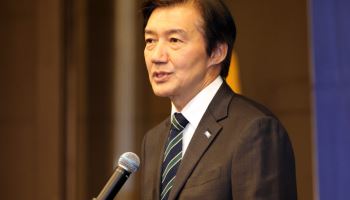 조국 “평택을 양보했어야? 동의 못해”…박지원 "소나기는 피해야"
