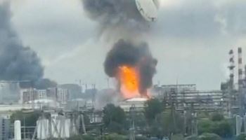 우크라 드론에 뚫린 모스크바…푸틴, 협상이냐 확전이냐 갈림길