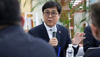 최휘영 장관 "정부가 특정 정치·시사 유튜브에 수십억 광고? 사실 아냐"