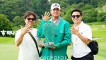[포토] 장유빈, 매니지먼트 식구들과 함께