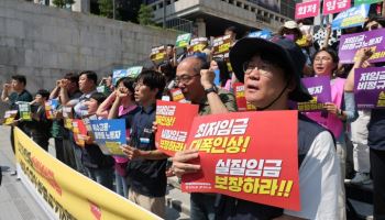 최저임금 12000원?…인상률 논의 장기전 예고