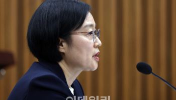 청문회 이틀째, ‘영부인 내통설’까지 등장…한성숙, 가족 이야기엔 ‘울컥’