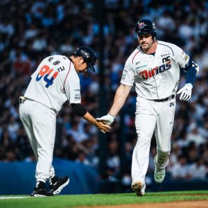 'Thank you~ 데이비슨' NC, 4점 차 뒤집고 역전승...키움 10연패