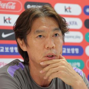 홍명보 추정 연봉 '38억'…월드컵 감독 중 16위, 日 감독 2배