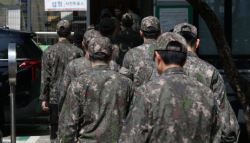 따박따박 적금 부은 군인, 빚내 코인 산 군인…軍테크 두 얼굴