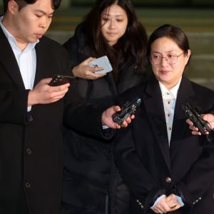 '前매니저 갑질 의혹' 박나래 불구속 송치