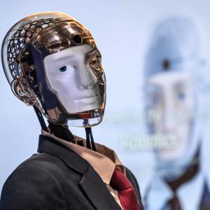 "AI가 대량 실업 불러올 것"…노벨상 16명 포함 경제학자 200명 경고
