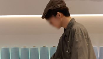 노동계-경영계 밤샘 격론 끝에...내년도 최저임금 '시급 1만700원' 합의