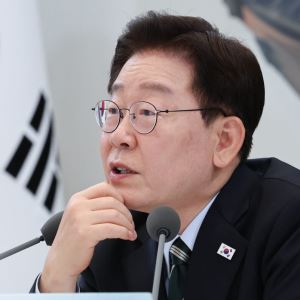 李 "기초연금 깎지 말고 저소득층 더 지원"…선정기준 개편 검토