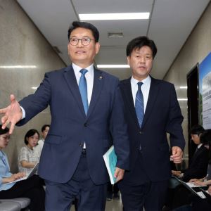 민주당 최고위, 송영길·김용 후보 자격 예외 인정키로