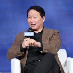 최태원 "하닉 주가 우상향할 것…샀다, 팔았다 하지 말라"