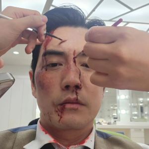 '김부장' 주상욱, 피투성이 분장샷 공개 "착하게 살겠습니다"