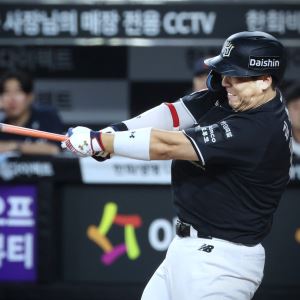 LG 시즌 첫 4연패, KT 2위 탈환 눈앞...김현수 17시즌 연속 100안타