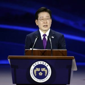 李대통령 "최소한 상식 갖고 비판해야"…국힘 '당무 개입' 공세 반박