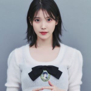 아이유, 이관개방증 악화 탓 컴백 일정 전면 연기