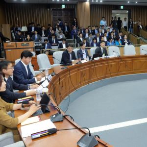 "보완수사 폐지하면 최악" "보완수사권 존치는 입법적 퇴행"