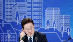 이 대통령 정책 평가, 외교 잘했지만 부동산은 못했다[한국갤럽]