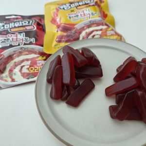 "엽떡이 젤리로?" 도전욕구 뿜뿜…"떡볶이맛 젤리라니"[먹어보고서]