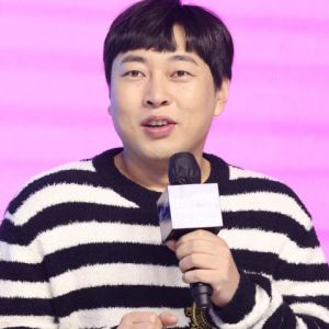뇌출혈 이진호, 두 달 만에 퇴원…재활 치료 속 첫 재판 임박