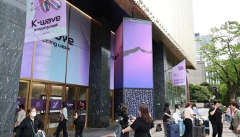 지방상권 죽어갈 때 살아난 '이곳'…홍대만큼 돈 쓴다