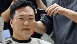 머리도 깎았다…훈련소 입소 천하람 “안규백 비판에 세게 할라”
