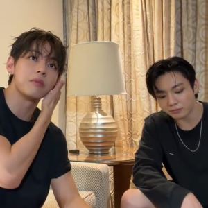 BTS 뷔, 청력 이상 고백 "오른쪽 귀 30% 정도밖에 안 들려"