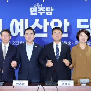 민주당·기획처, '800조+α' 내년 예산 막판 조율…"8월 추가 당정"