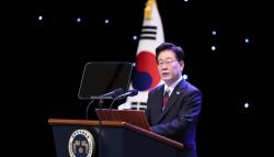李대통령 지지율 43.0%…5주째 하락에 또 최저[리얼미터]
