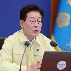 트럼프는 훈련 축소, 李는 "北 공격 의도 없어"…한미 대북 유화신호