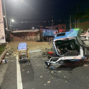 새벽 출근길에 참변…덤프트럭 사고로 환경미화원 3명 숨져