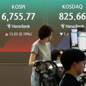코스피, 상승 전환해 6800선…삼전닉스 자사주 매입에 탄력