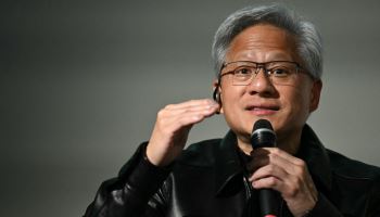 엔비디아 133조 매출 신기록…내년에도 고성장 예고