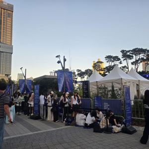 “4시간 기다려도 볼래요”…DDP 나온 서울패션위크, 잠실 '들썩'[르포]