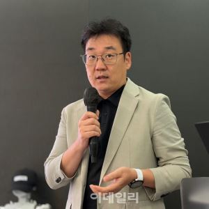 "中, 로봇 현장 데이터 빠르게 쌓는데 韓피지컬AI, 규제·실증 문턱 못넘어"