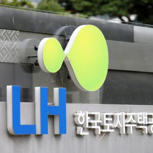 LH 쪼개는 시기에 착공 2배로…‘연 10만가구’ 속도전 변수