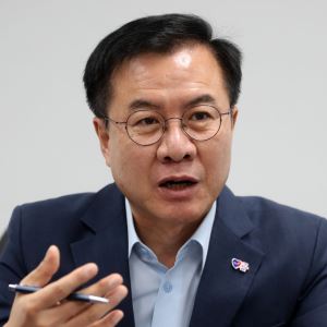 "못 갚는 사람, 안 갚는 사람 가려내야…취약 채무자는 보호합니다"