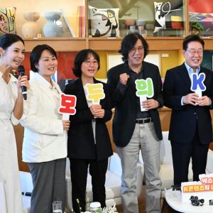 李대통령 “영화산업 사다리 끊겼다”…이창동 세제혜택 건의에 “바로 검토”