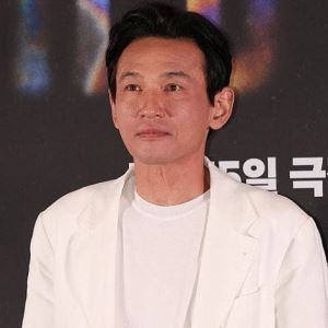 황정민 스토킹 40대 여성 벌금형… 소속사 “명백한 범죄 확인”