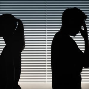 "동료랑 바람" 500명 단톡에 폭로→당사자 사망...法 판단은?