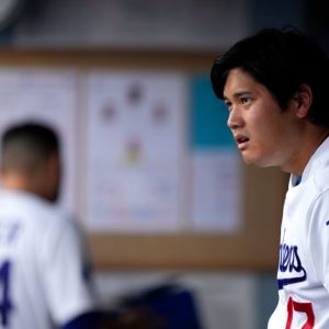 나흘 쉬고 돌아왔는데 또 통증…오타니, 결국 부상자 명단 오르나