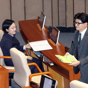 총리실 과장, 기자인 척 한동훈에 질문…한 "야당 의원 사찰하나"